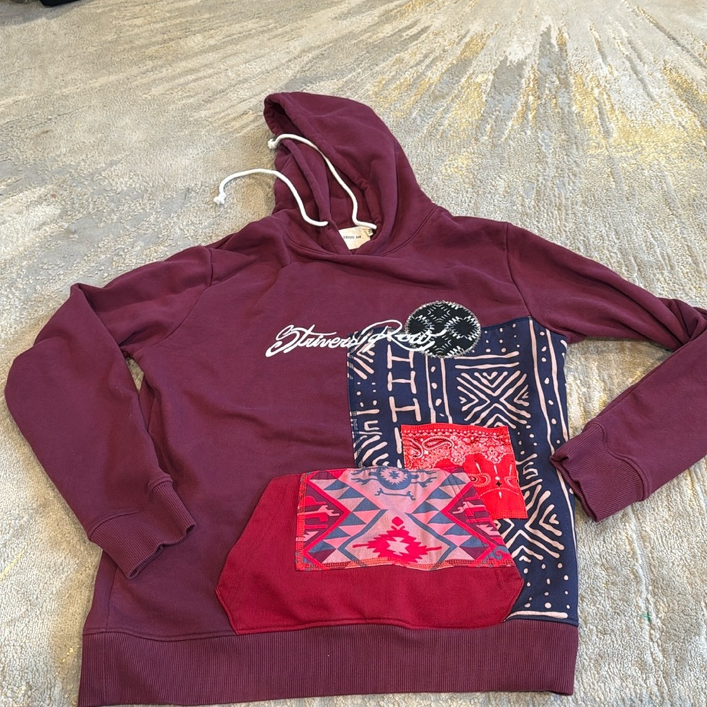 Strivers rows hoodie size S in EUc Aztec , bandana patches embroidered